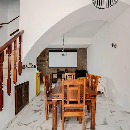 Spacious House In Santiago - Between Wines And Flamenco